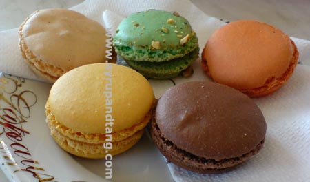 laurent_macarons_1a.jpg